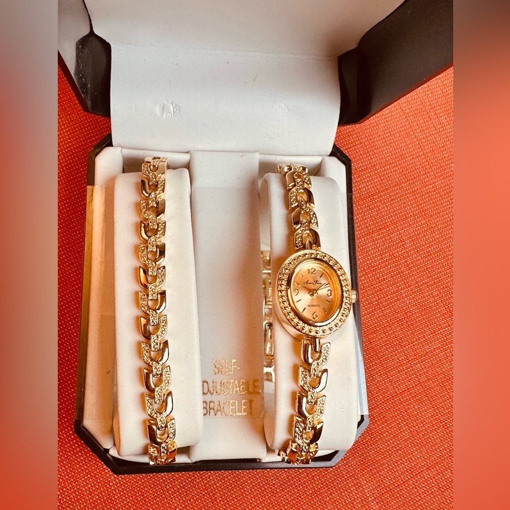 Vintage 1980 BRAND NEW Ashley Fields Bracelet Watch Set/ Wrist Watch